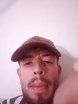 Snapshot of Aaronkiller chatting on June 9, 1:39 am Aaronkiller online show from June 9, 1:39 am