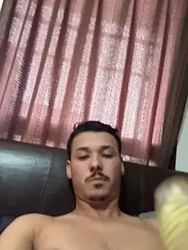 Snapshot of hidelucas chatting on March 22, 6:04 am hidelucas online show from March 22, 6:04 am