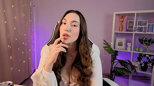 Snapshot of MelissaLovvv chatting on February 20, 6:26 am MelissaLovvv online show from February 20, 6:26 am