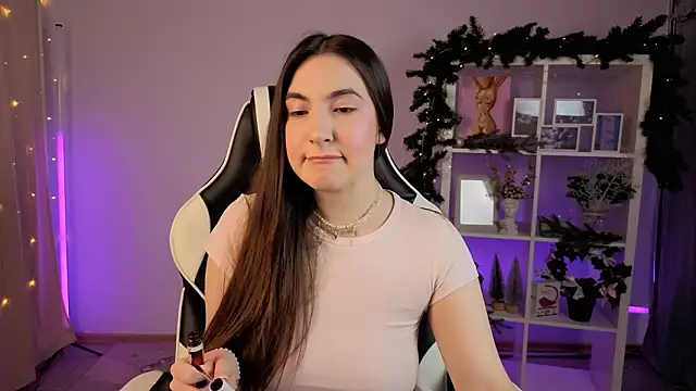 Snapshot of MelissaLovvv chatting on February 2, 4:55 am MelissaLovvv online show from February 2, 4:55 am