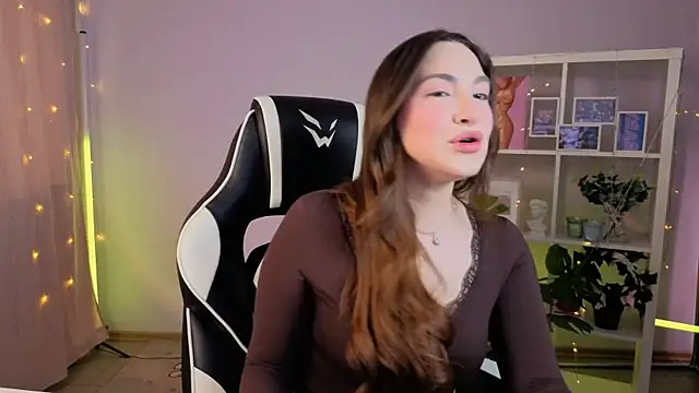 MelissaLovvv online show from March 17, 5:43 am