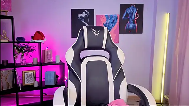 Snapshot of MelissaLovvv chatting on January 12, 6:09 am MelissaLovvv online show from January 12, 6:09 am