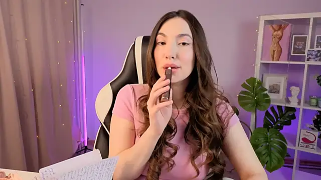 Snapshot of MelissaLovvv chatting on February 17, 5:49 am MelissaLovvv online show from February 17, 5:49 am