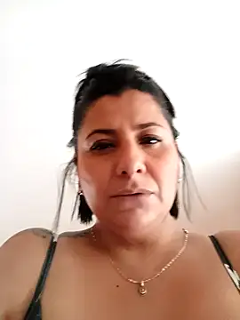 AngeleRoux online show from October 30, 4:04 pm