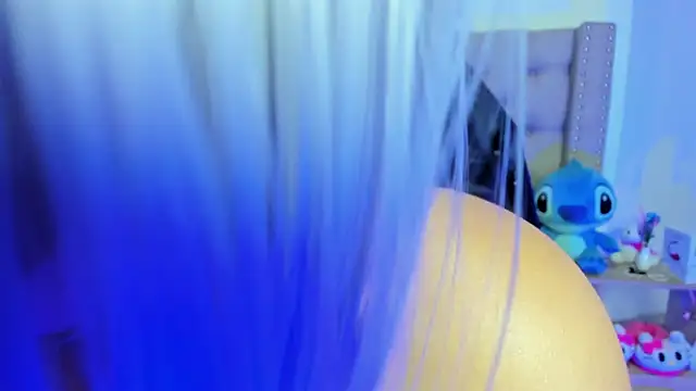 Snapshot of AngeleRoux chatting on February 6, 4:42 am AngeleRoux online show from February 6, 4:42 am
