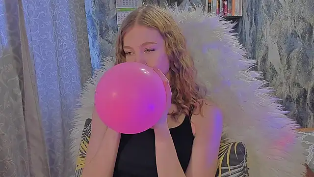 JuxxxsyBunx online show from October 13, 5:20 am