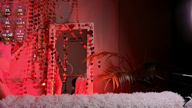 Kelly Woods online show from February 13, 3:56 pm