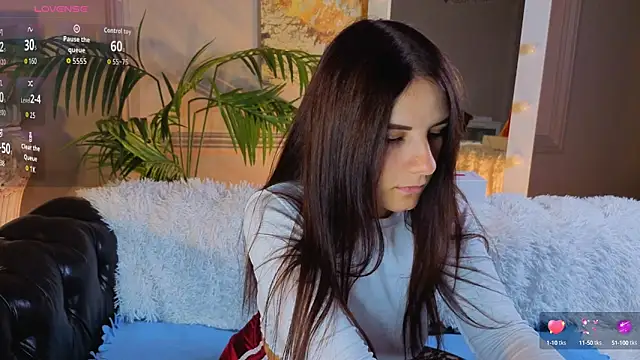 Kelly Woods online show from October 5, 10:50 am