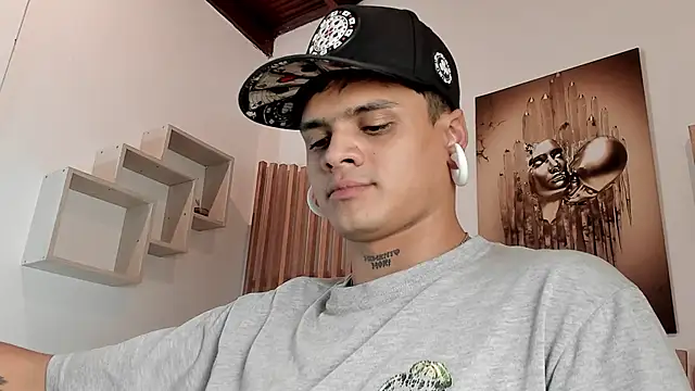 Myk3xx online show from December 12, 1:43 am