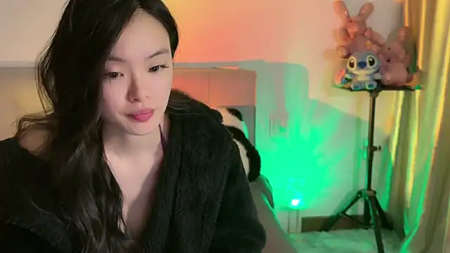 Snapshot of Fairy-HF chatting on December 7, 1:57 pm Fairy-HF online show from December 7, 1:57 pm
