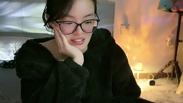 Snapshot of Fairy-HF chatting on December 10, 3:22 pm Fairy-HF online show from December 10, 3:22 pm