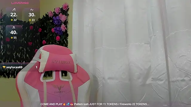 sweetieandjuicyy online show from November 5, 5:05 pm