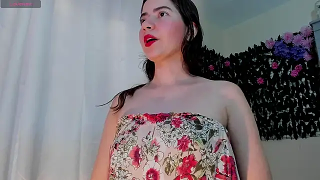 sweetieandjuicyy online show from June 2, 6:19 pm