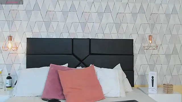 JustinePerry online show from December 23, 3:28 am