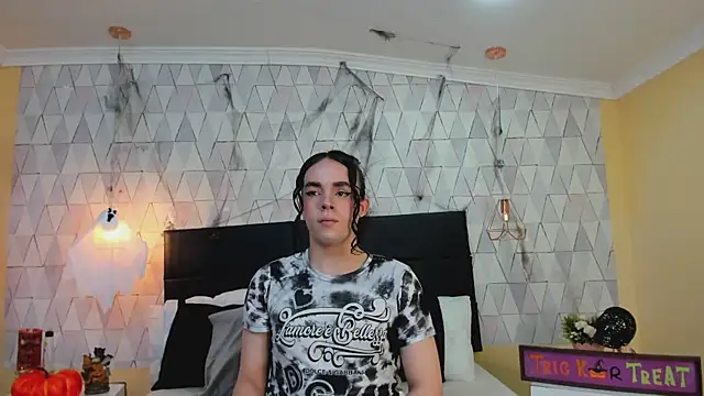 JustinePerry online show from October 22, 3:50 am