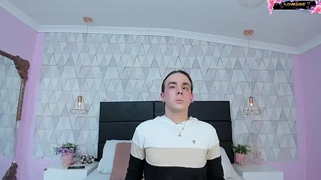 JustinePerry online show from May 28, 4:20 am