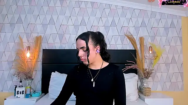 JustinePerry online show from April 6, 2:51 am