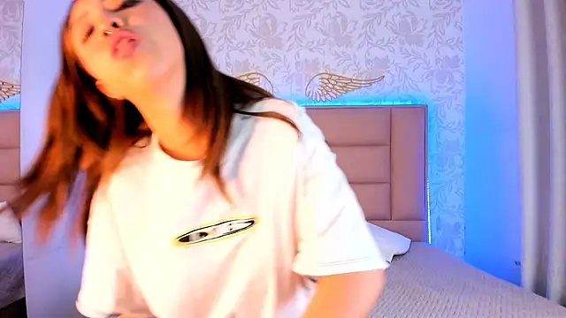 Snapshot of franchescamm chatting on March 8, 9:29 pm franchescamm online show from March 8, 9:29 pm