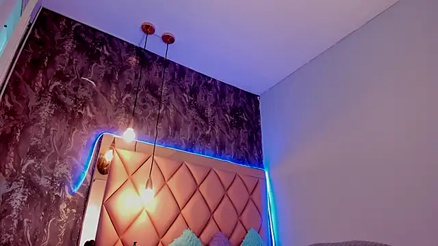 megan 100 online show from March 1, 1:00 am