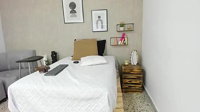 afrodita martinez online show from February 12, 8:07 pm