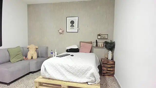 afrodita martinez online show from October 11, 6:47 am