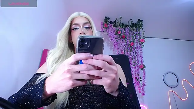 Snapshot of khalany_hadid chatting on November 25, 6:14 am khalany hadid online show from November 25, 6:14 am