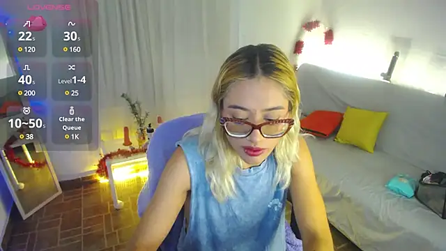 Snapshot of 911Calling chatting on December 29, 9:41 pm 911Calling online show from December 29, 9:41 pm