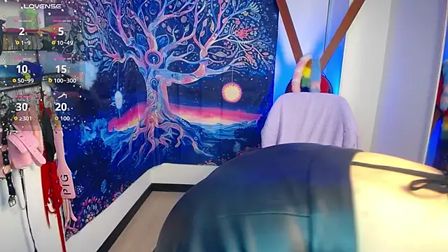 Snapshot of 911Calling chatting on November 9, 8:35 pm 911Calling online show from November 9, 8:35 pm