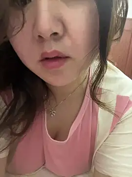 Snapshot of Angie_88 chatting on March 2, 9:10 am Angie 88 online show from March 2, 9:10 am