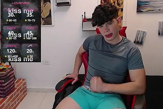 Snapshot of Angelo-cianuro- chatting on October 6, 10:32 pm Angelo-cianuro- online show from October 6, 10:32 pm