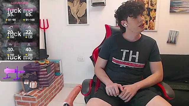 Angelo-cianuro- online show from February 9, 10:30 pm