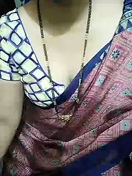 Snapshot of aliseanu chatting on February 6, 1:49 am aliseanu online show from February 6, 1:49 am