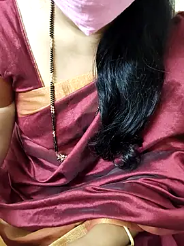 Snapshot of aliseanu chatting on October 13, 4:52 pm aliseanu online show from October 13, 4:52 pm
