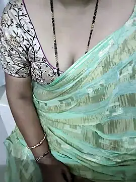 Snapshot of aliseanu chatting on September 17, 5:37 pm aliseanu online show from September 17, 5:37 pm