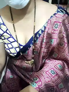 Snapshot of aliseanu chatting on October 25, 6:34 am aliseanu online show from October 25, 6:34 am