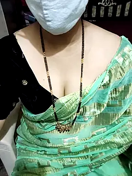 Snapshot of aliseanu chatting on March 13, 3:39 pm aliseanu online show from March 13, 3:39 pm