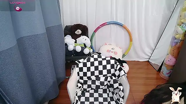 Snapshot of CN-Doudou chatting on October 18, 1:29 am CN-Doudou online show from October 18, 1:29 am