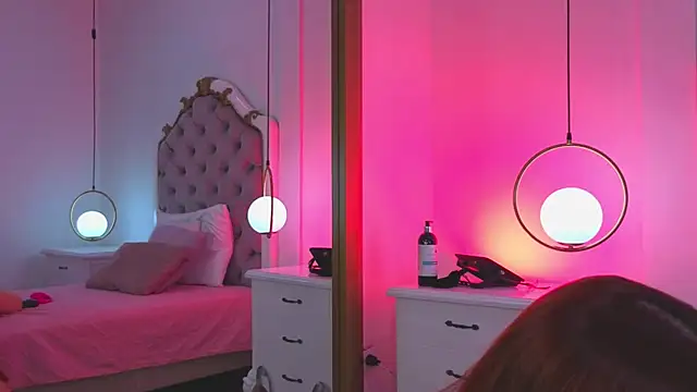 Snapshot of _ambar_Adamss chatting on November 8, 11:36 am ambar Adamss online show from November 8, 11:36 am