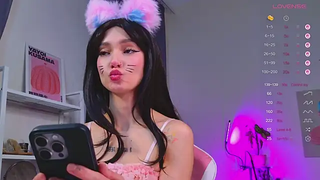 Snapshot of MyLou_ chatting on December 14, 3:17 pm MyLou online show from December 14, 3:17 pm