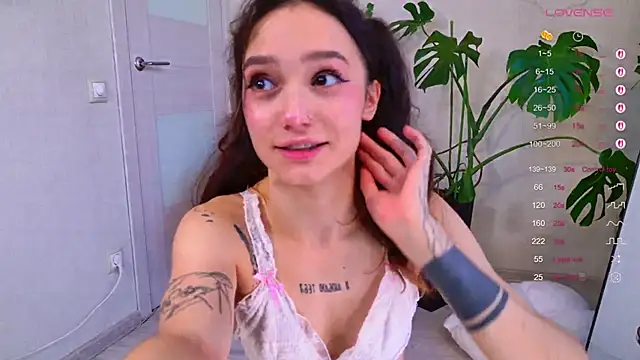 Snapshot of MyLou_ chatting on September 8, 3:11 pm MyLou online show from September 8, 3:11 pm