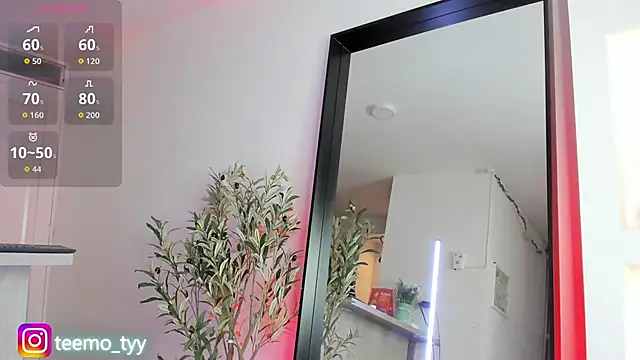 teemotwink online show from April 17, 9:28 pm