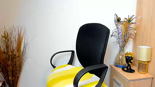 sweetangell69  online show from April 9, 2:57 am