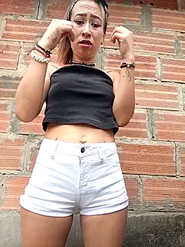 samy-blonde online show from May 25, 7:45 pm
