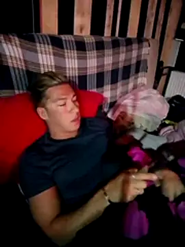 Lovely milk online show from November 6, 8:35 pm