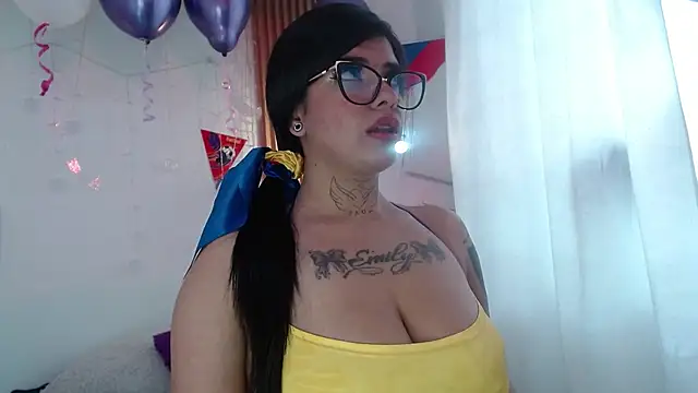 Snapshot of evelingjoyy chatting on July 3, 4:24 pm evelingjoyy online show from July 3, 4:24 pm