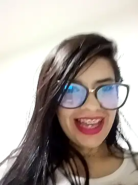 evelingjoyy online show from December 19, 4:38 am