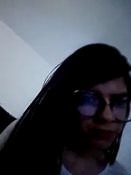 evelingjoyy online show from December 19, 10:01 pm