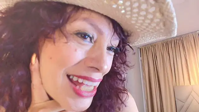Kasandra Gomez online show from May 31, 12:33 pm