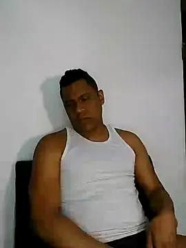 Snapshot of latinblack01 chatting on December 4, 6:44 pm latinblack01 online show from December 4, 6:44 pm