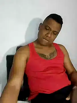 Snapshot of latinblack01 chatting on December 12, 3:10 am latinblack01 online show from December 12, 3:10 am